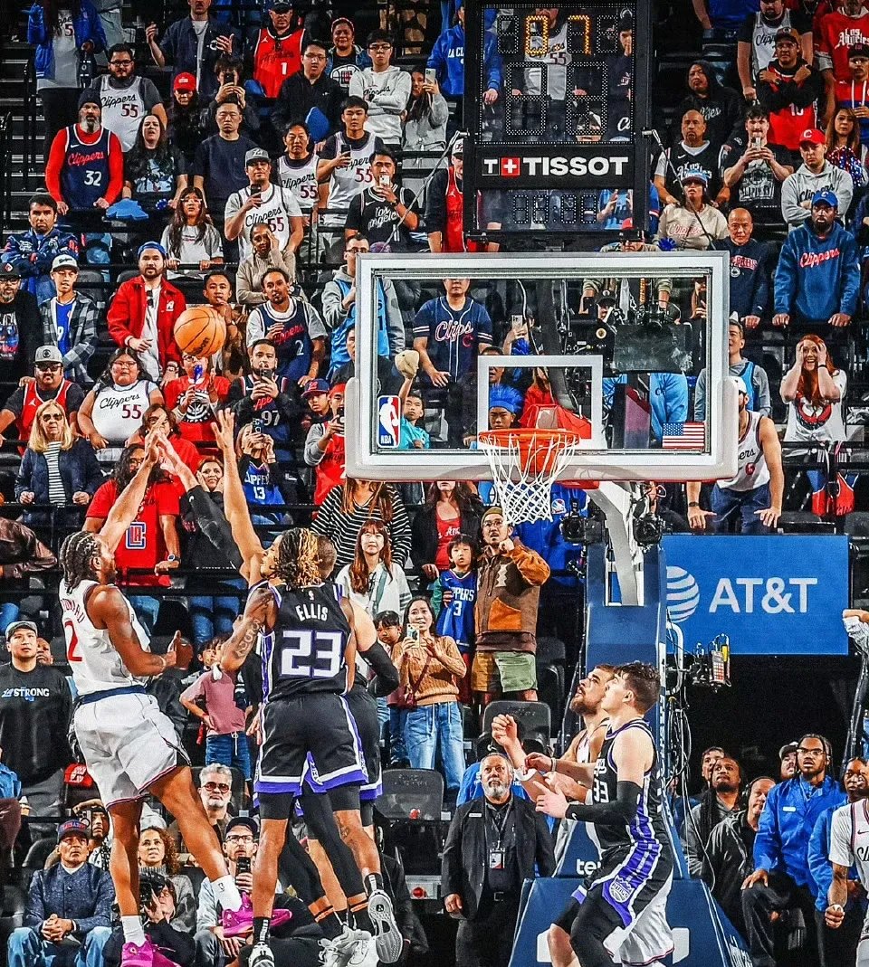 九游手游官方下载76人关键时刻失误不断，球队憾负对手，喜欢是否.