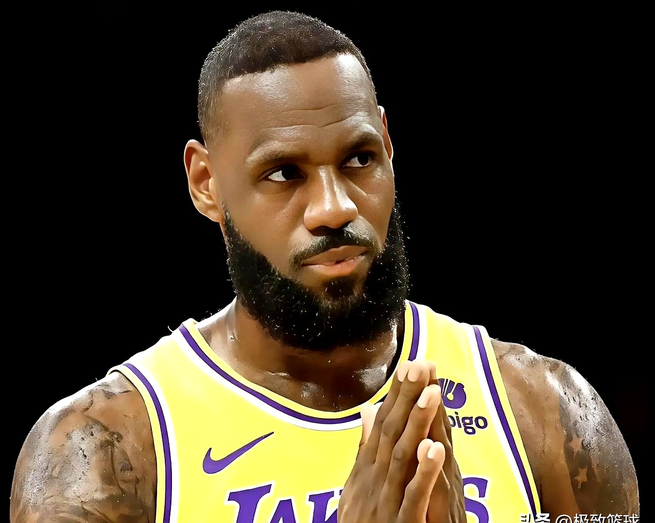 九游官网入口詹姆斯迎来七赛季出色发挥,中国队观众热烈欢呼!