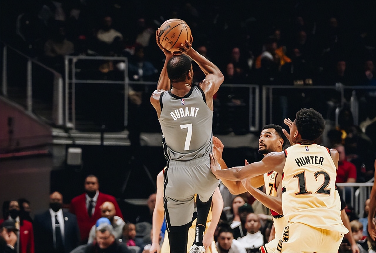 九游官方平台登录包含半决赛巅峰对决！北城独角兽队守住胜果塞北鲨队队，篮球赛场再起波澜；客场静默反击的词条