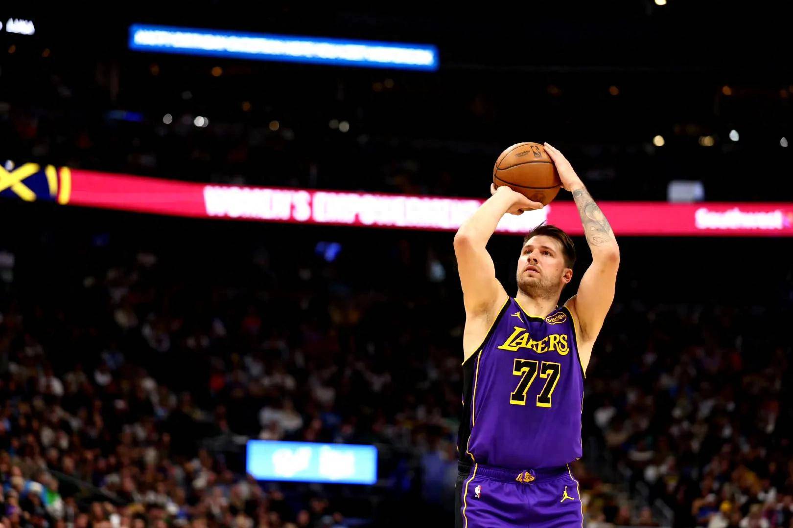 九游官网入口关于东契奇连续五场比赛得分超过赛况扑朔迷离，雄鹿挑战极限！的信息